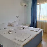 מלון Complex Exotica