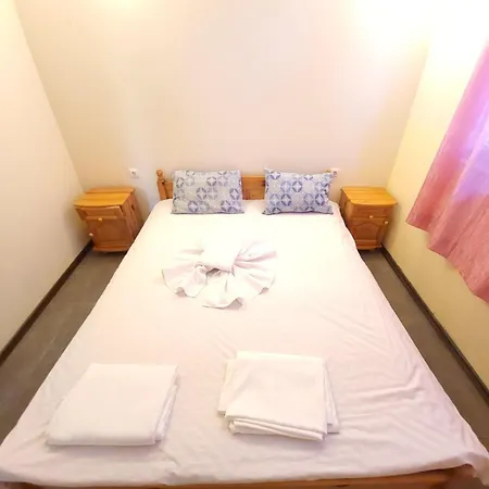 Complex Exotica Lozenets