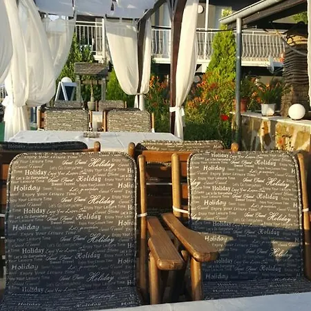 Complex Exotica Hotel