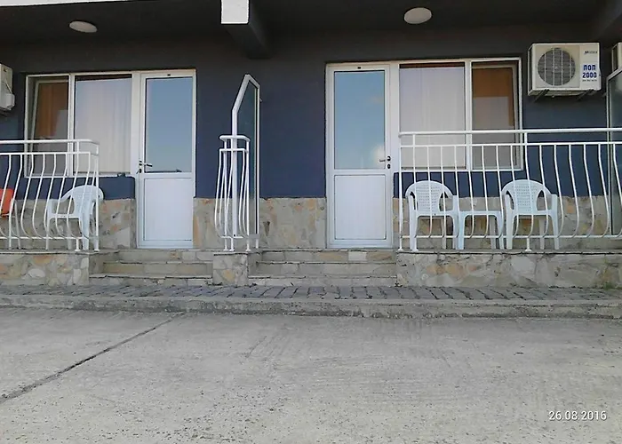 Complex Exotica 2* Lozenets