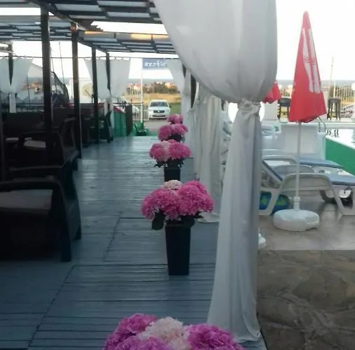 Complex Exotica Hotel