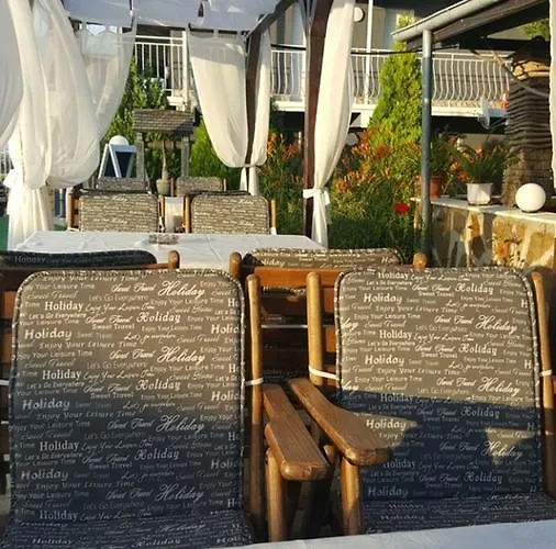 Complex Exotica Hotel